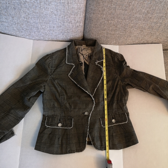 Blazer - Picture 7 of 7